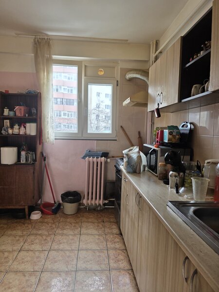 Dristor- Camil Ressu vav metrou